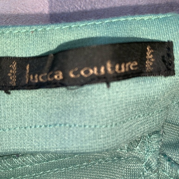 💘 URBAN OUTFITTERS MINT GREEN CHEVRON CROP TOP - Picture 3 of 3